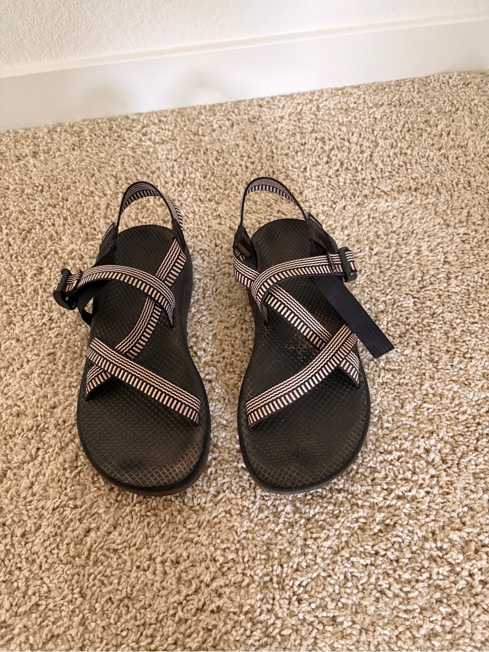 Chaco Clouds Striped Sandals sz 10